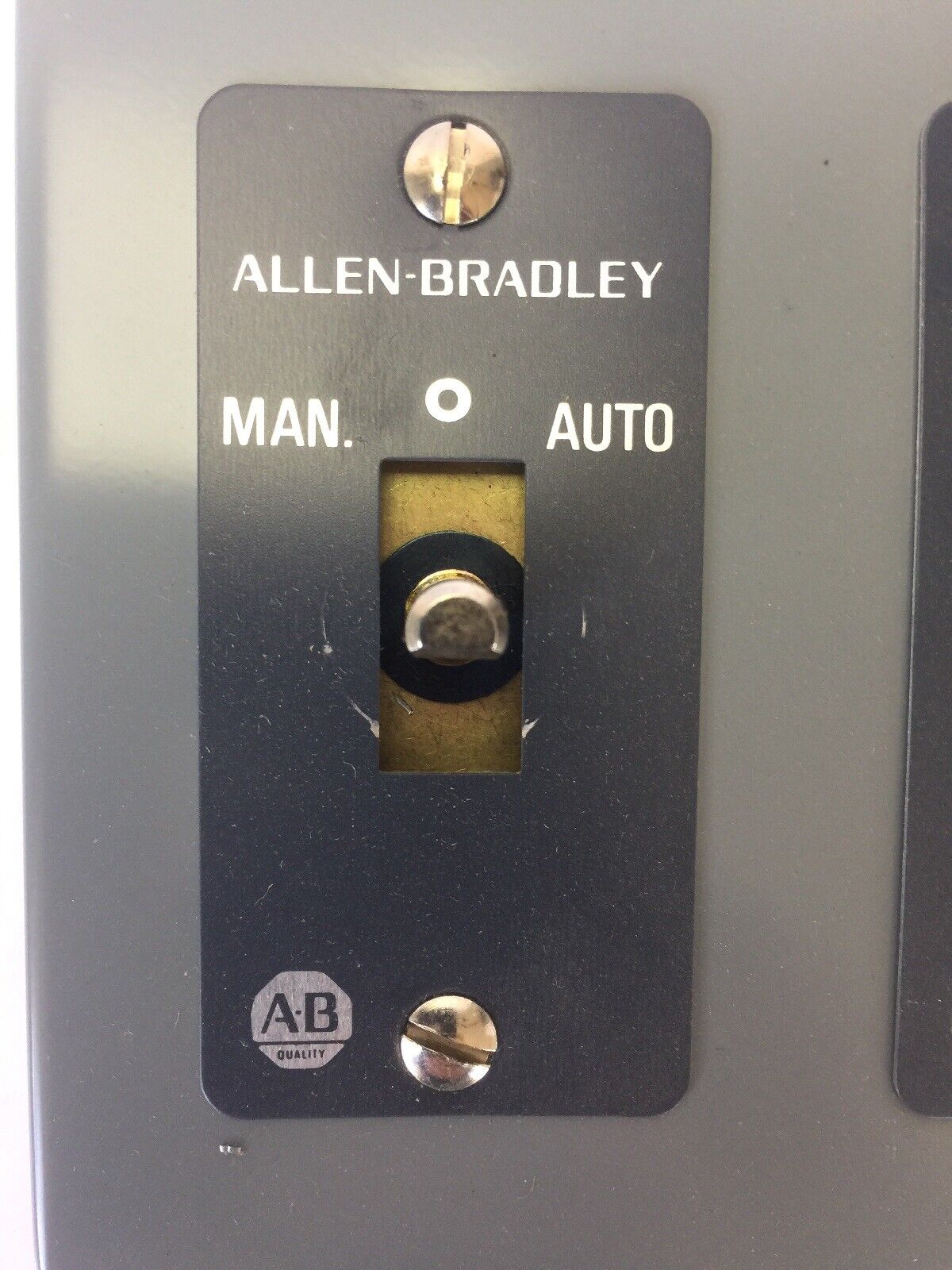ALLEN BRADLEY 600-TAX9 MANUAL MOTOR STARTER SERIES B