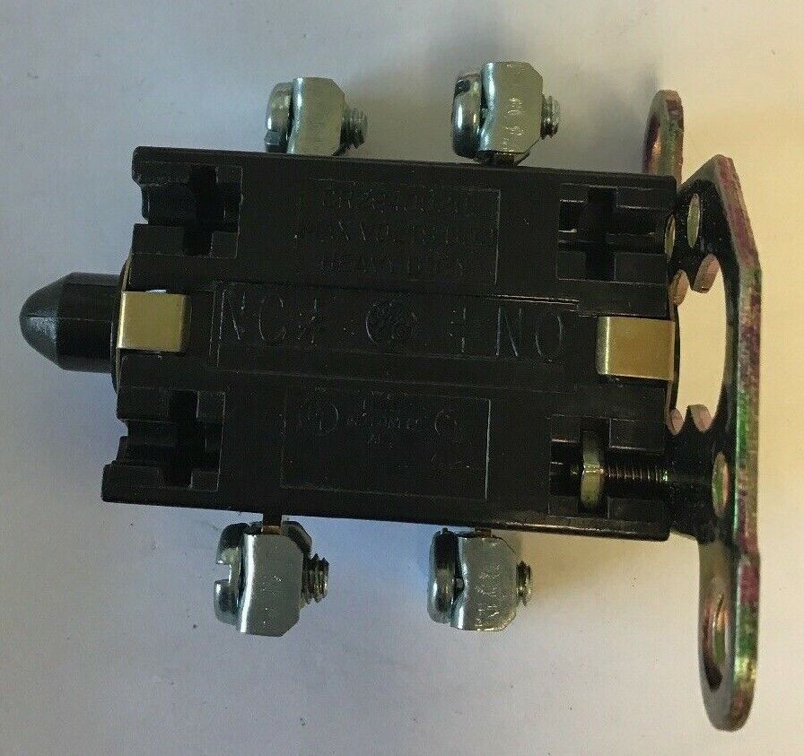 GE CONTACT BLOCK CR2940U210 600VOLTS ***LOTOF2***