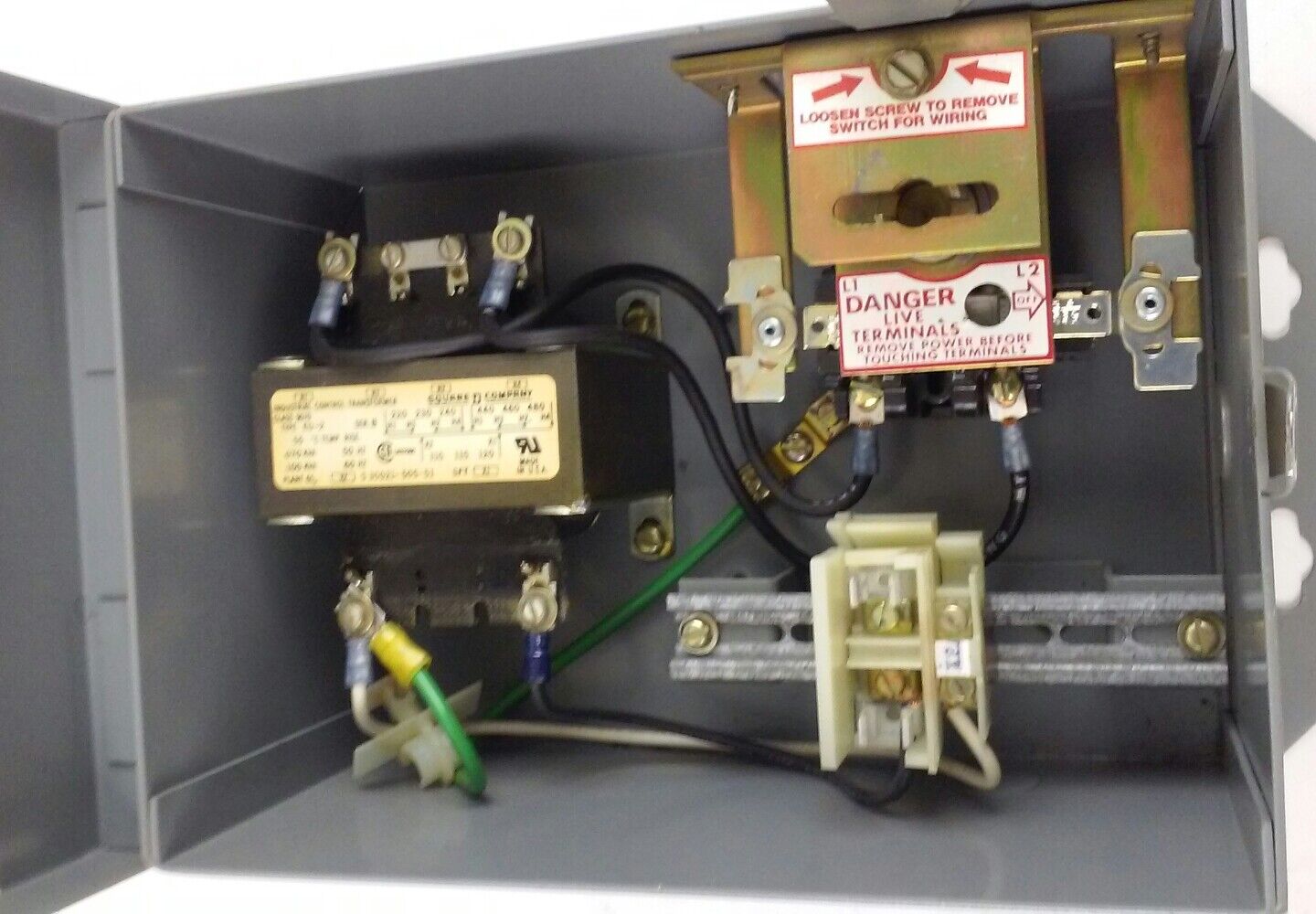 Square D Transformer Disconnect Switch Class 9070 TYPE SK5271M 100 VA 60 Hz NEW