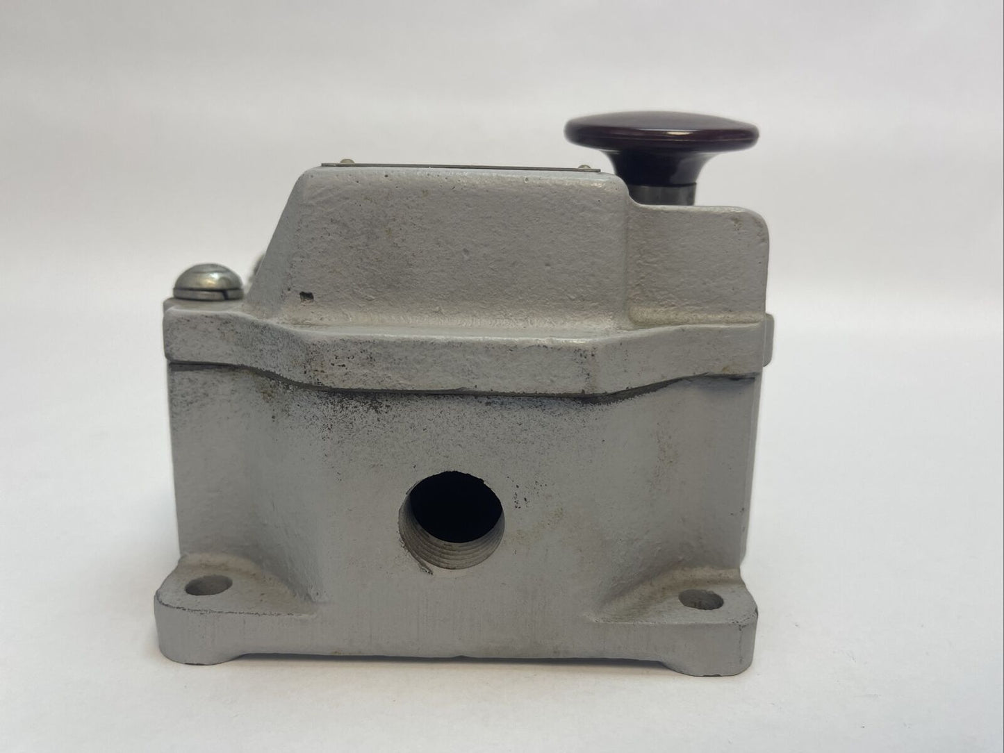 SQUARE D CLASS 9001 TYPE GR17 PUSHBUTTON STOP STATION 600V