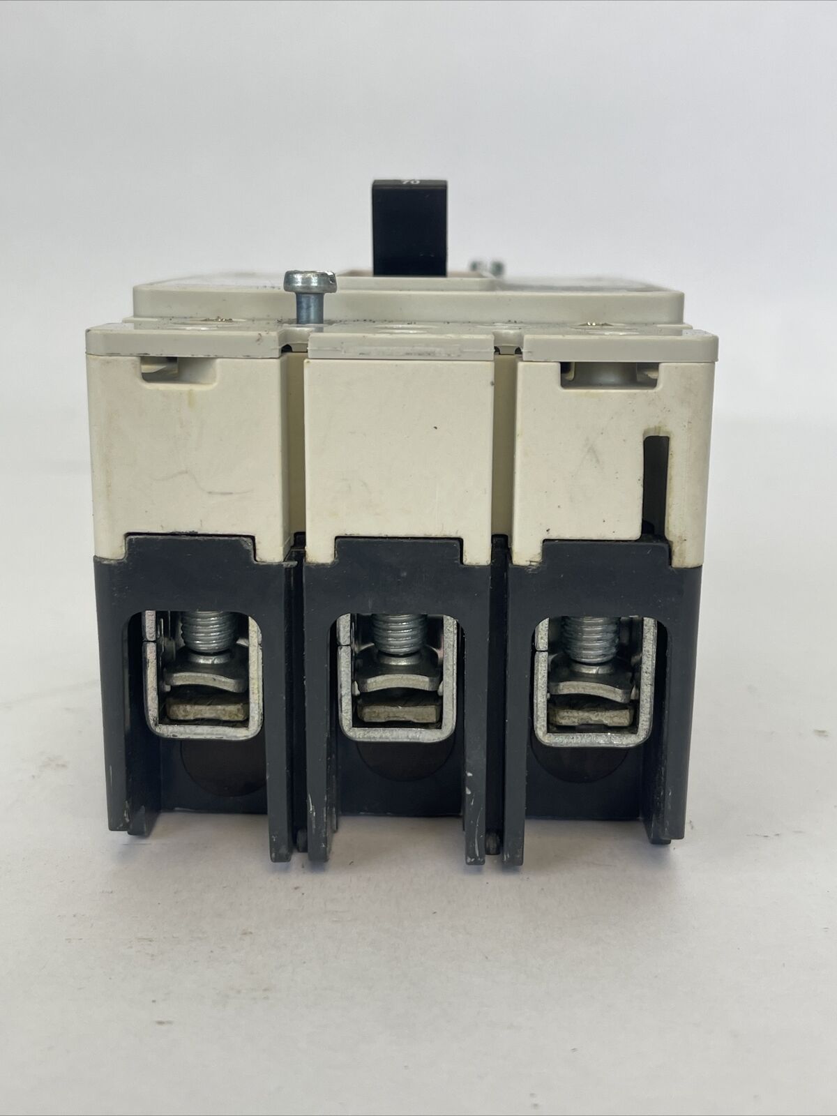 EATON EGB3070FFG INDUSTRIAL CIRCUIT BREAKER 70AMP 3POLE 250VDC 480VAC 67B3600G14