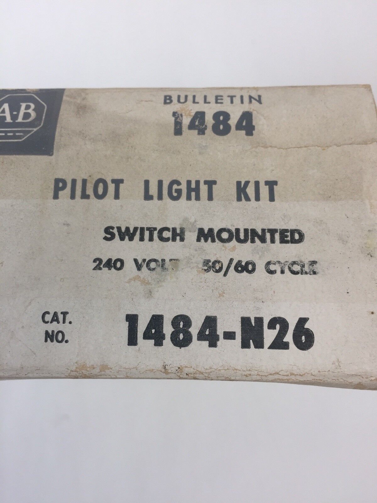 ALLEN BRADLEY 1484-N26 PILOT LIGHT KIT SWITCH MOLDED 240 VOLT 50/60 CYCLE