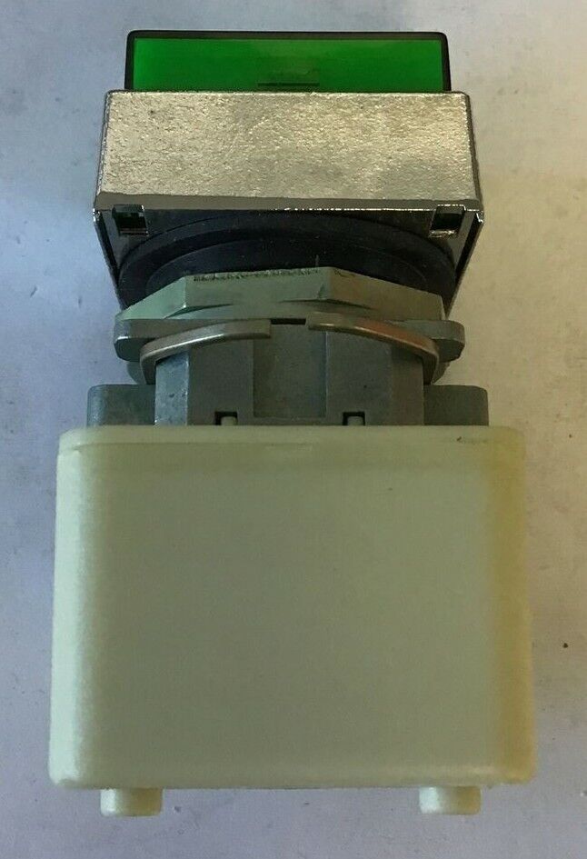 SQUARE D 9001 KXRB103 PUSH BUTTON "START" GREEN CAP