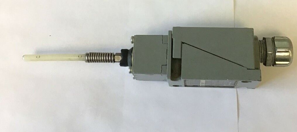 ALLEN BRADLEY 802T-WSP OILTIGHT LIMIT SWITCH SER.J