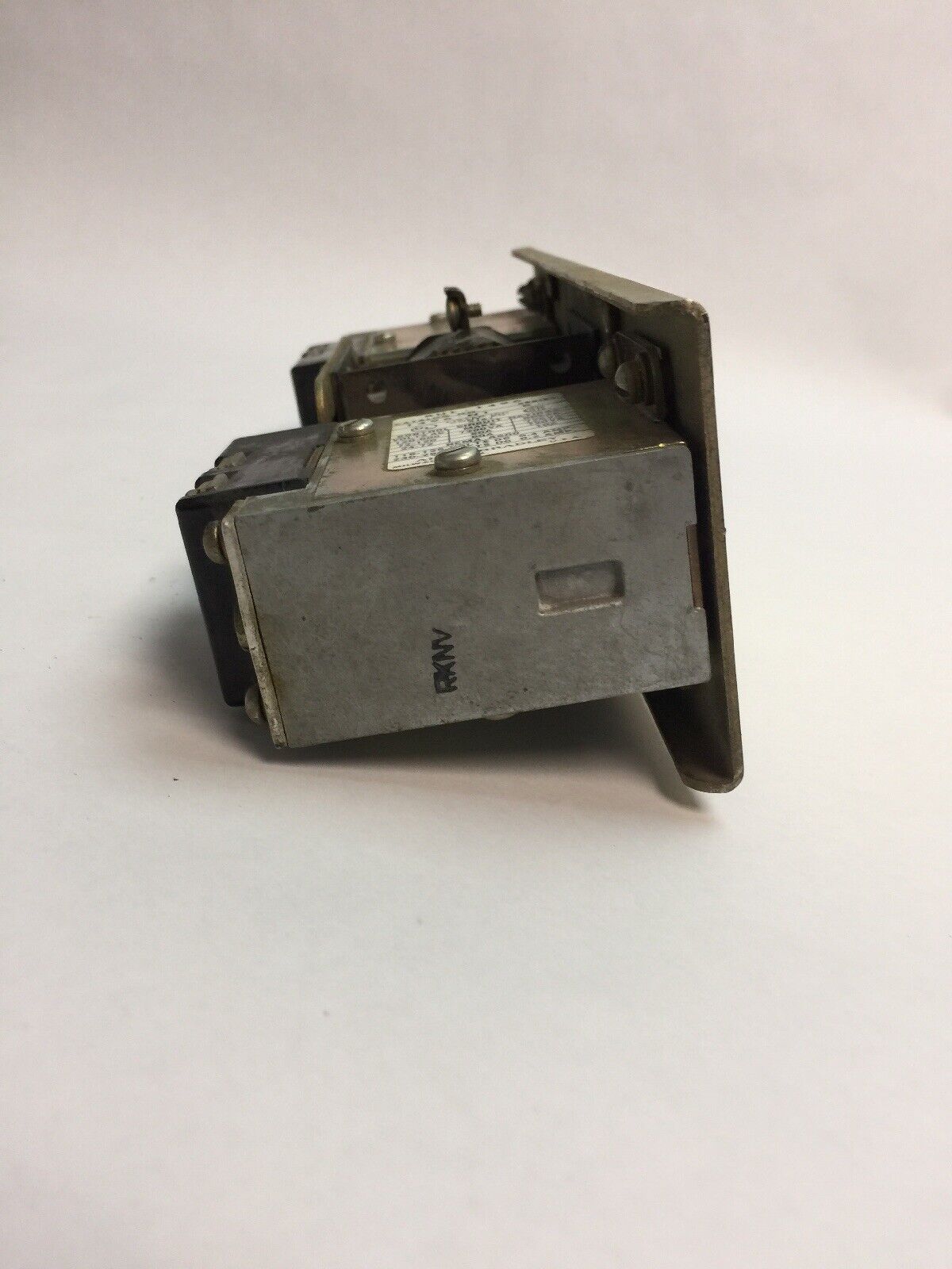 ALLEN BRADLEY 849 AB PNEUMATIC TIMING RELAY 1496-N1 SER B 600VAC 230-250VDC 0.2A