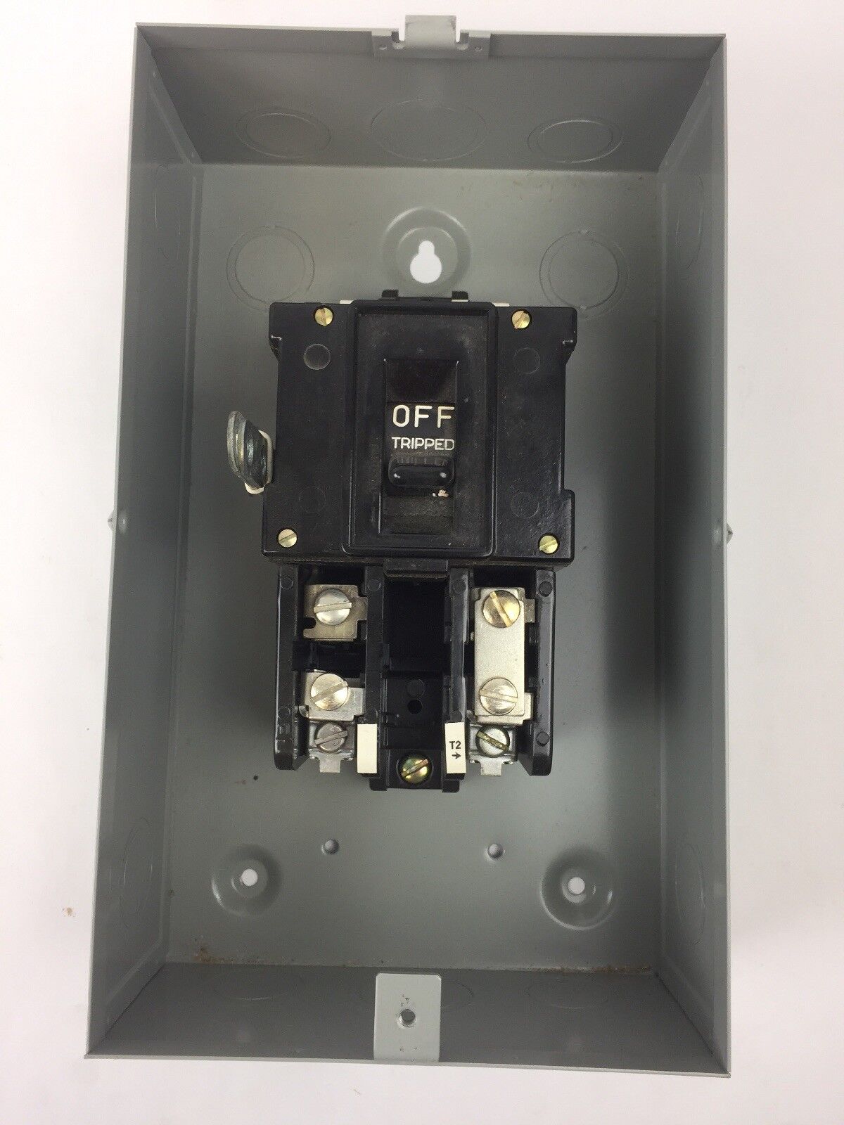 GE CR1062R5A MANUAL STARTER SER C TOGGLE OPERATED 230VAC TYPE 1 ENCLOSURE
