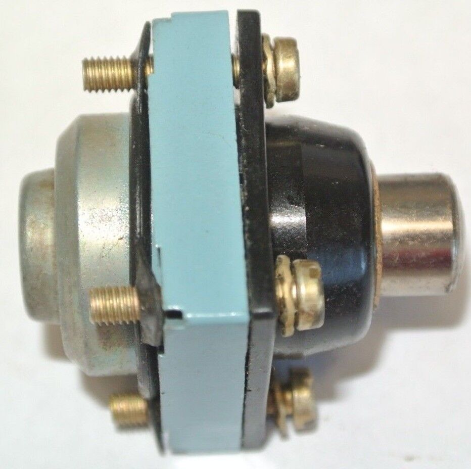 TELEMECANIQUE XCK-D10 LIMIT SWITCH PLUNGER-TYPE HEAD - NEW SURPLUS