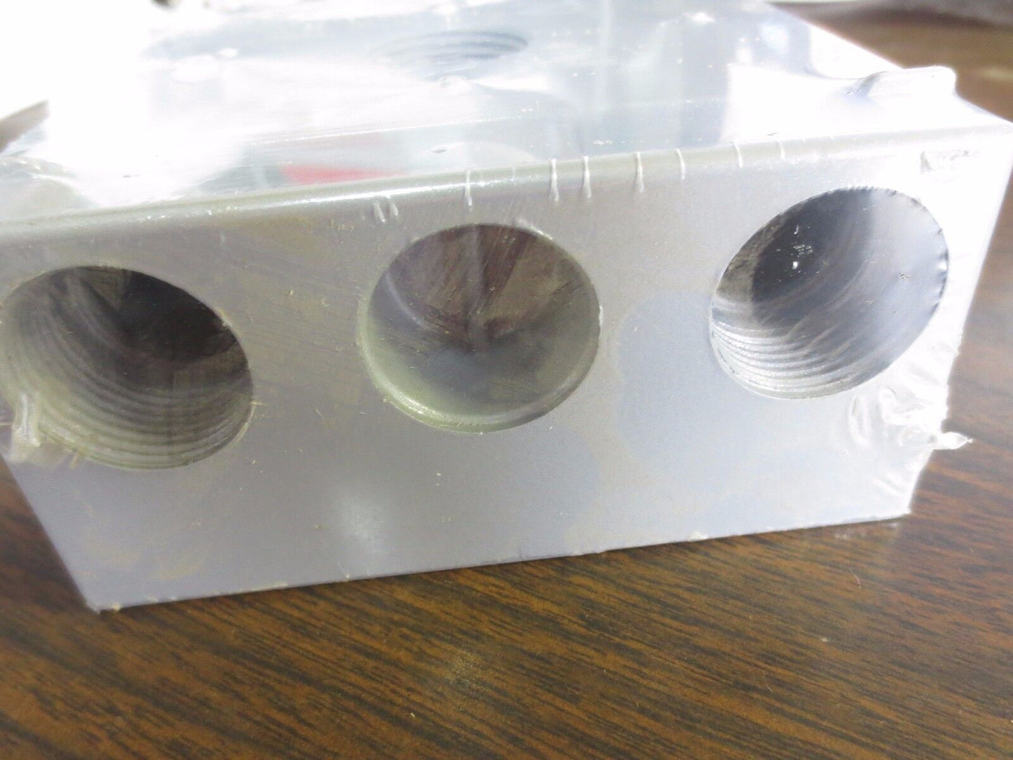 MULBERRY 30248 OUTLET BOX FIVE 3/4" I.P.S. HOLES - 30.5 CUBIC INCH CAP'Y LOT / 6