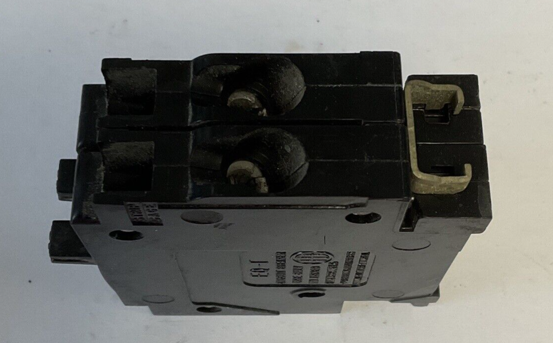 ITE QT1-1515 CIRCUIT BREAKER 15A 2POLE 120/240VAC CLASS ATL***LOTOF4***