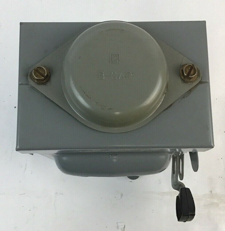 SQUARE D D-211-NRB SAFETY SWITCH 30AMP 120/240VAC 3PH 3HP MAX. SER.E1 RAINPROOF