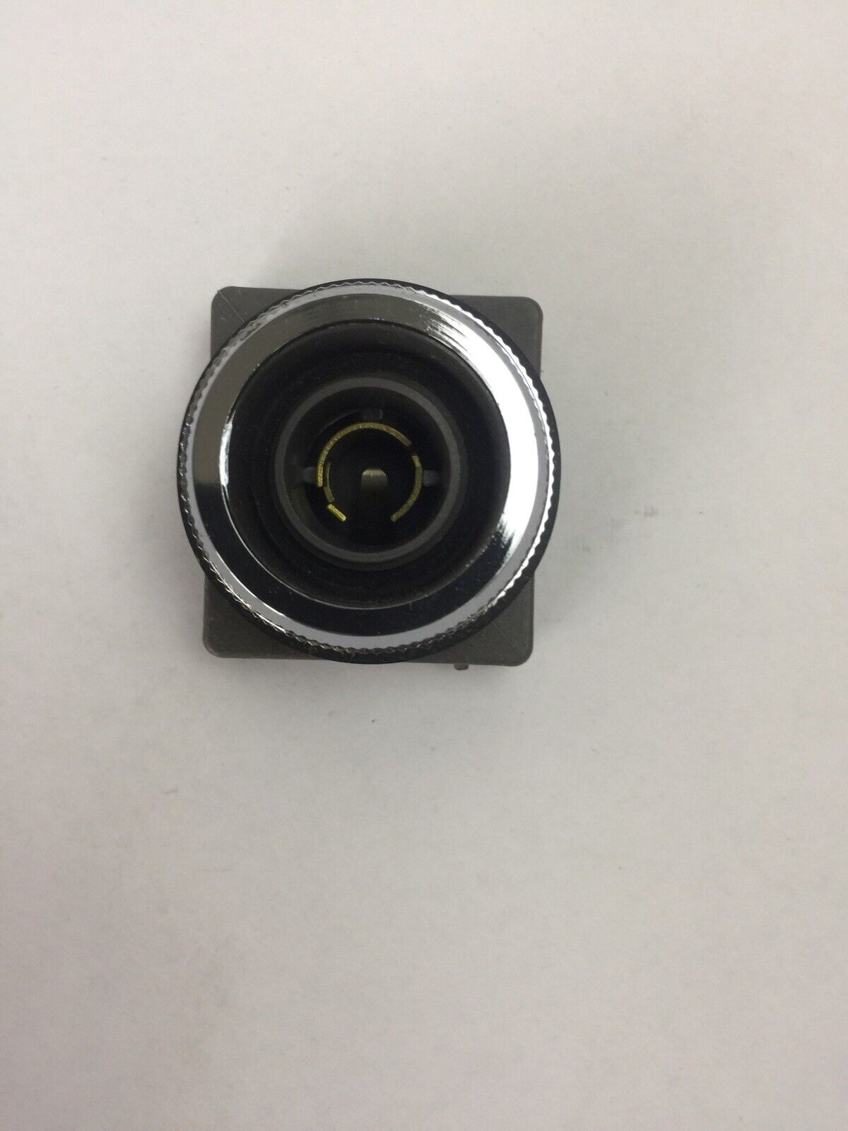 GOULD H33PR1 PILOT LIGHT BASE 120V 50/60HZ (LOT OF 3)
