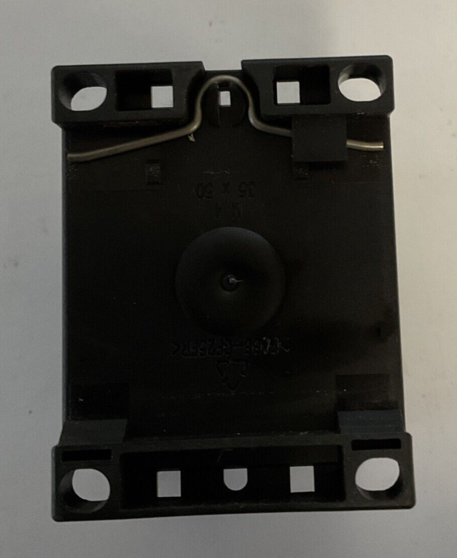 SIEMENS 3RH1122-1HB40 CONTACTOR 17-30VDC 10A 600VAC