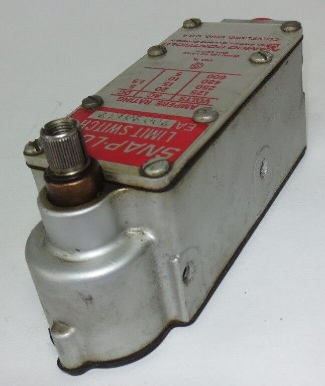 NAMCO EA700-20137 SNAP-LOCK LIMIT SWITCH - NEW SURPLUS