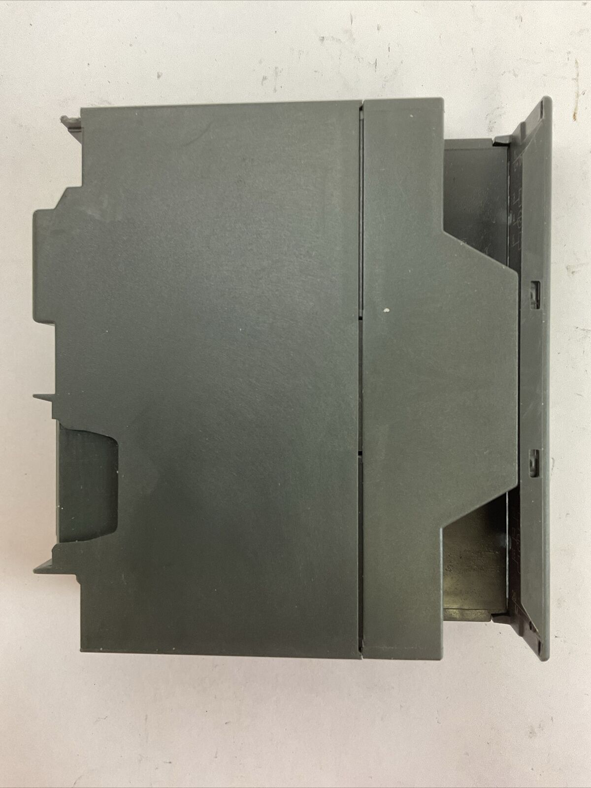 SIEMENS 1P 6ES7 322-1HF01-0AA0A SIMATIC S7 DIGITAL OUTPUT MODULE