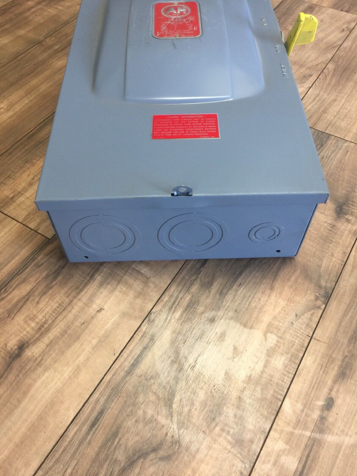 ARROW HART 24499R HEAVY DUTY SWITCH NON-FUSIBLE 200AMP 600VAC 50HP 3PH 3 POLES