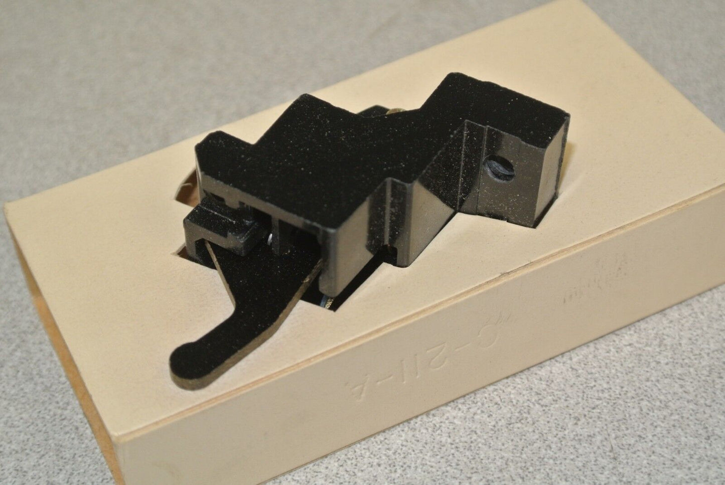 ALLEN-BRADLEY 895-A2M AUXILIARY CONTACT / SIZE 2 & 3 / 100A & 200A / NEW SURPLUS