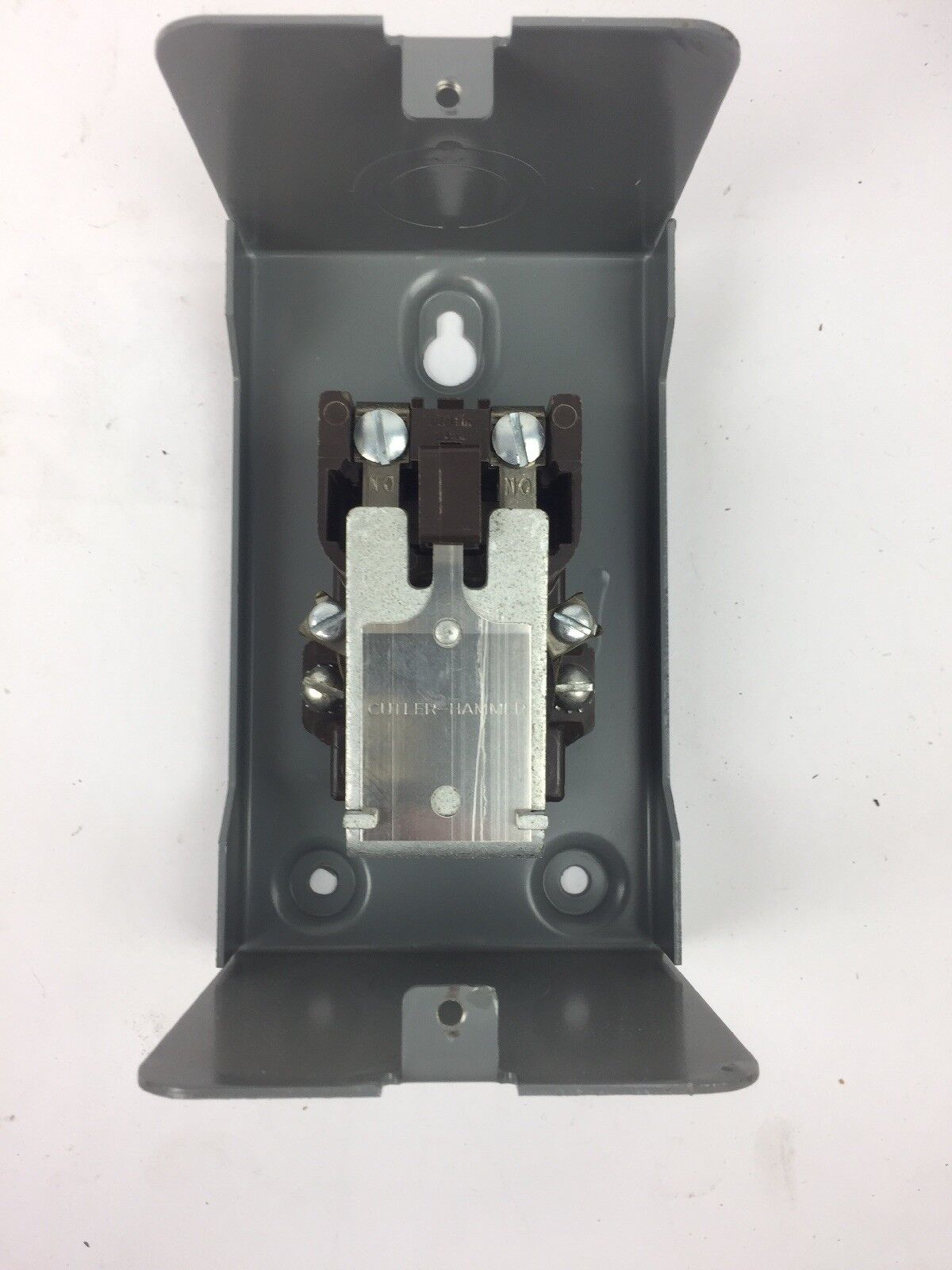 CUTLER HAMMER 9575H2450 TYPE AA RELAY COIL 220/240 V 50/60 CY 16 AMP 600 V MAX