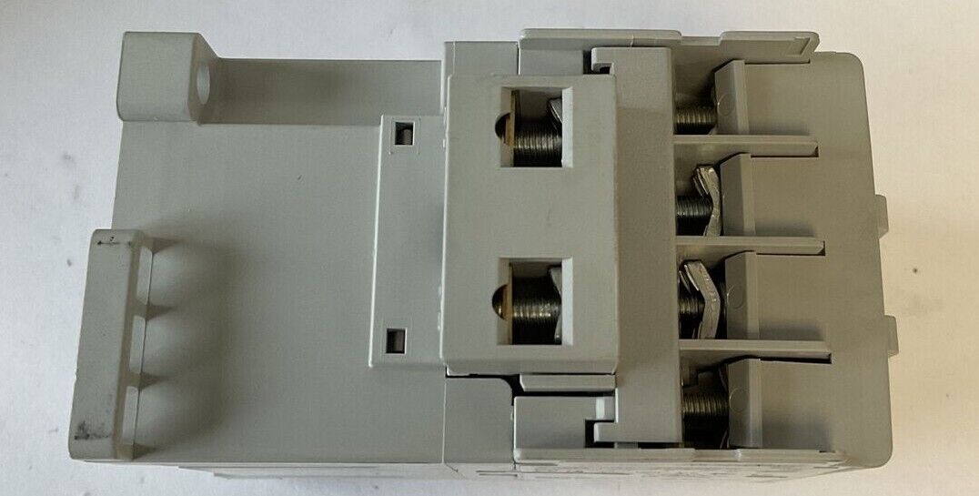 ALLEN BRADLEY 700-CF400EJ CONTACTOR SER.A 24VDC