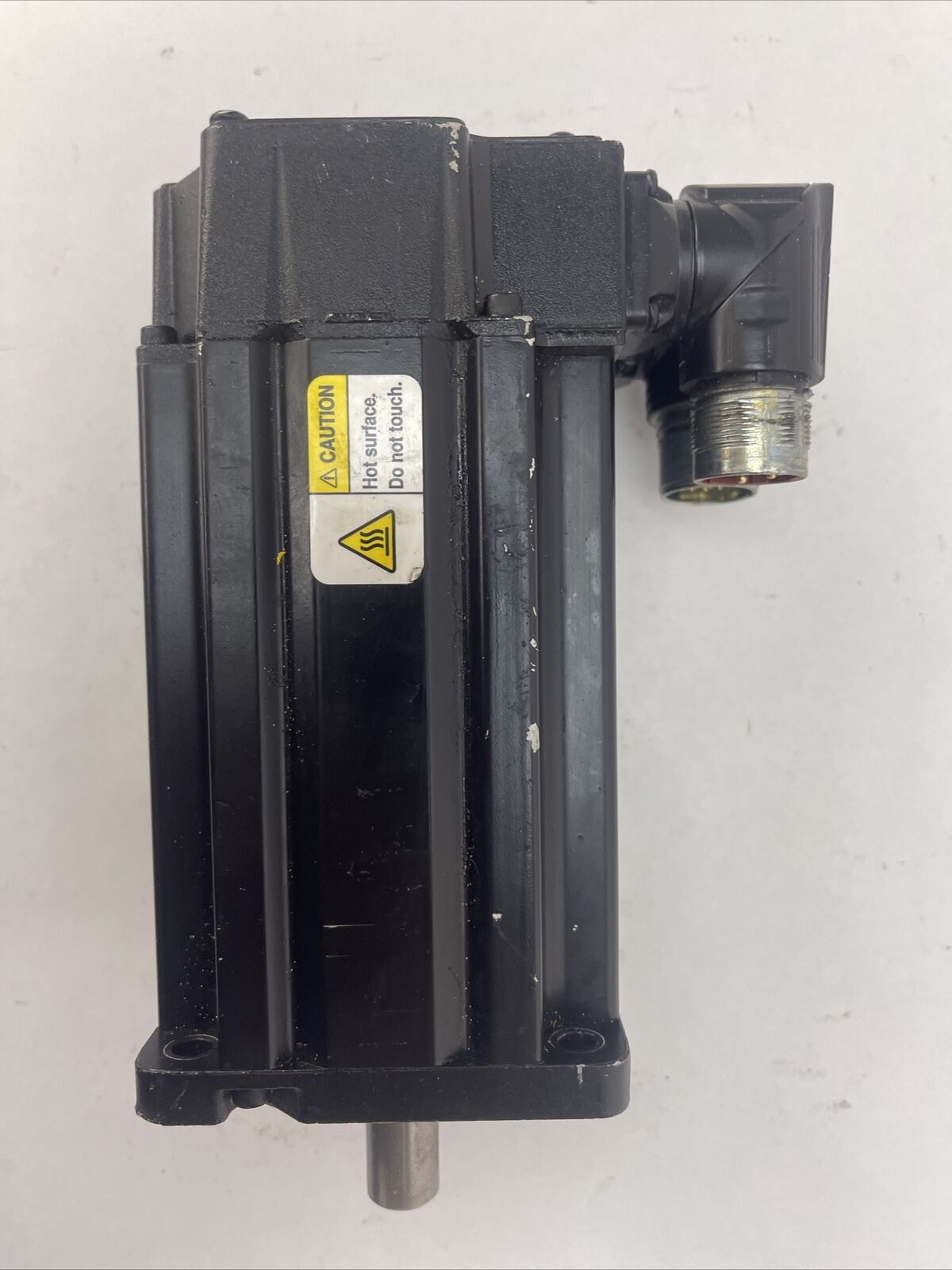 ALLEN BRADLEY MPL-B330P-SJ72AA SERVO MOTOR SER A 5000RPM 1.8/2.4 kW/HP 6.1AMP