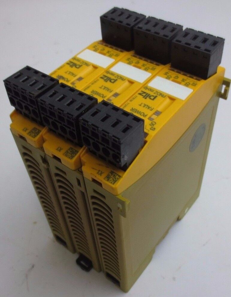 PILZ PNOZ mo4p 773536 SAFETY RELAY OUTPUT MODULE 240VAC, 6A / 24V, 6A LOT of 3