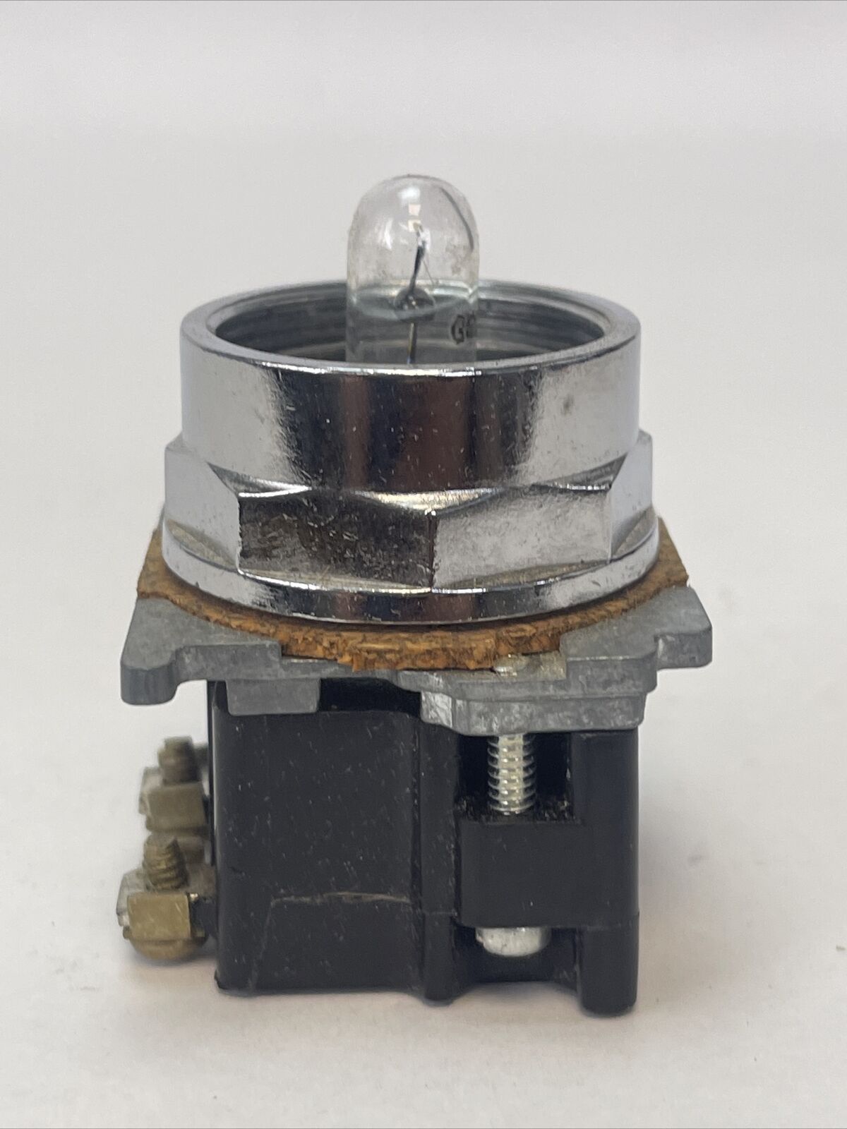 CUTLER HAMMER 10250T182 STD. IND. LIGHT TRANS. 1 HOLE MTG. 240V 50-60HZ