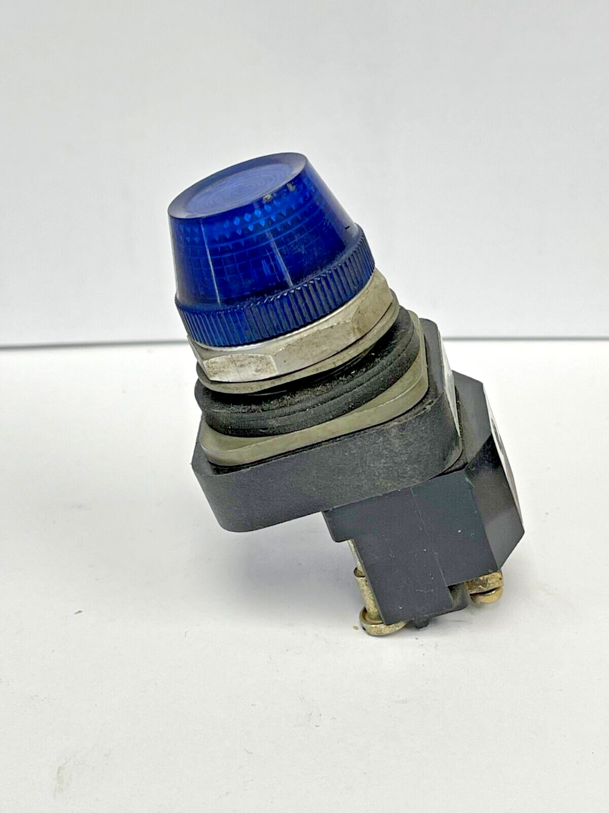 ALLEN BRADLEY - 800T-P16 -SER T-PILOT LIGHT-BLUE, 120V AC 50/60 Hz, 755/1866 LAM