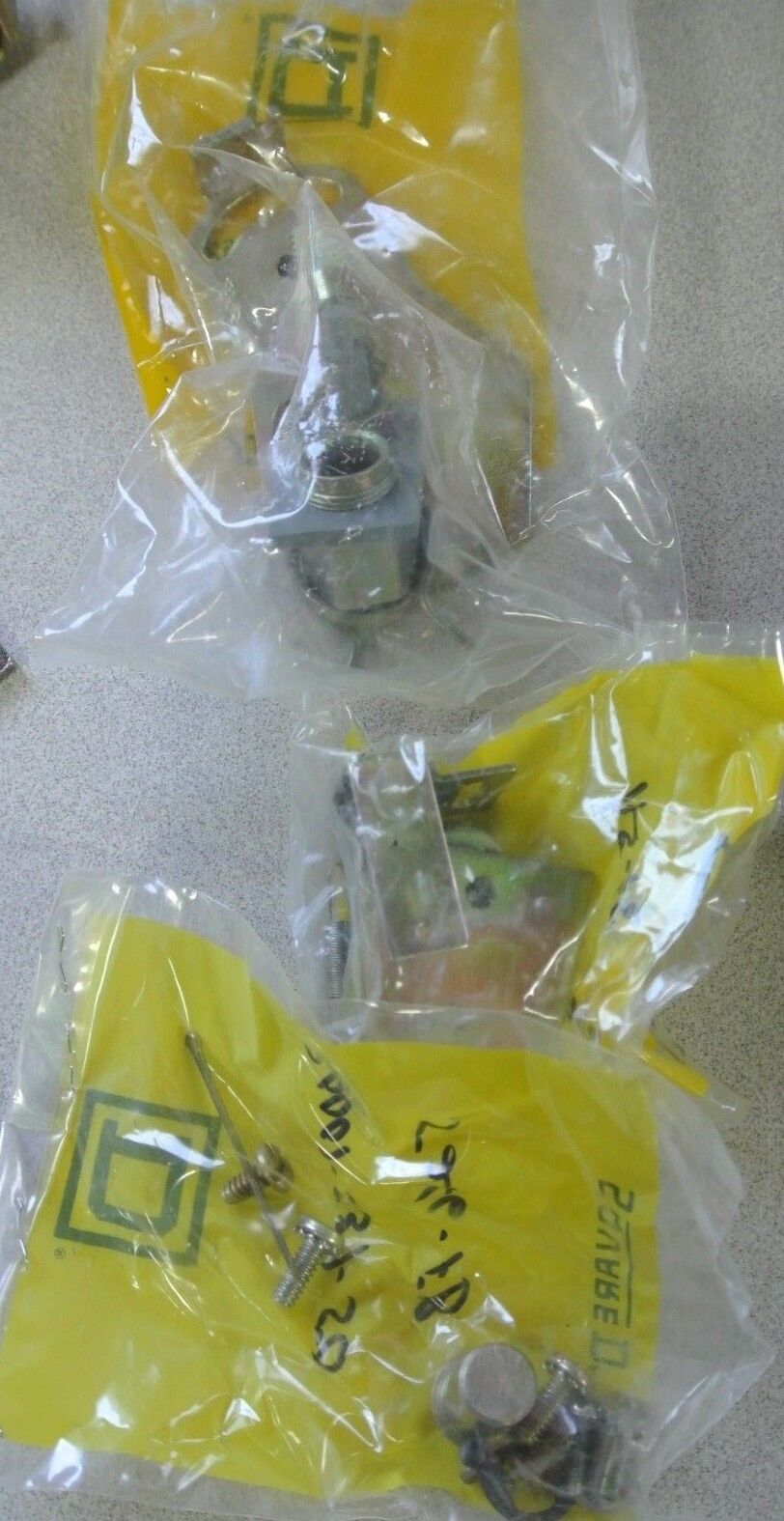 SQUARE D 9423 M-5 - DOOR CLOSING MECHANISM MECHANICAL INTERLOCK - NEW SURPLUS
