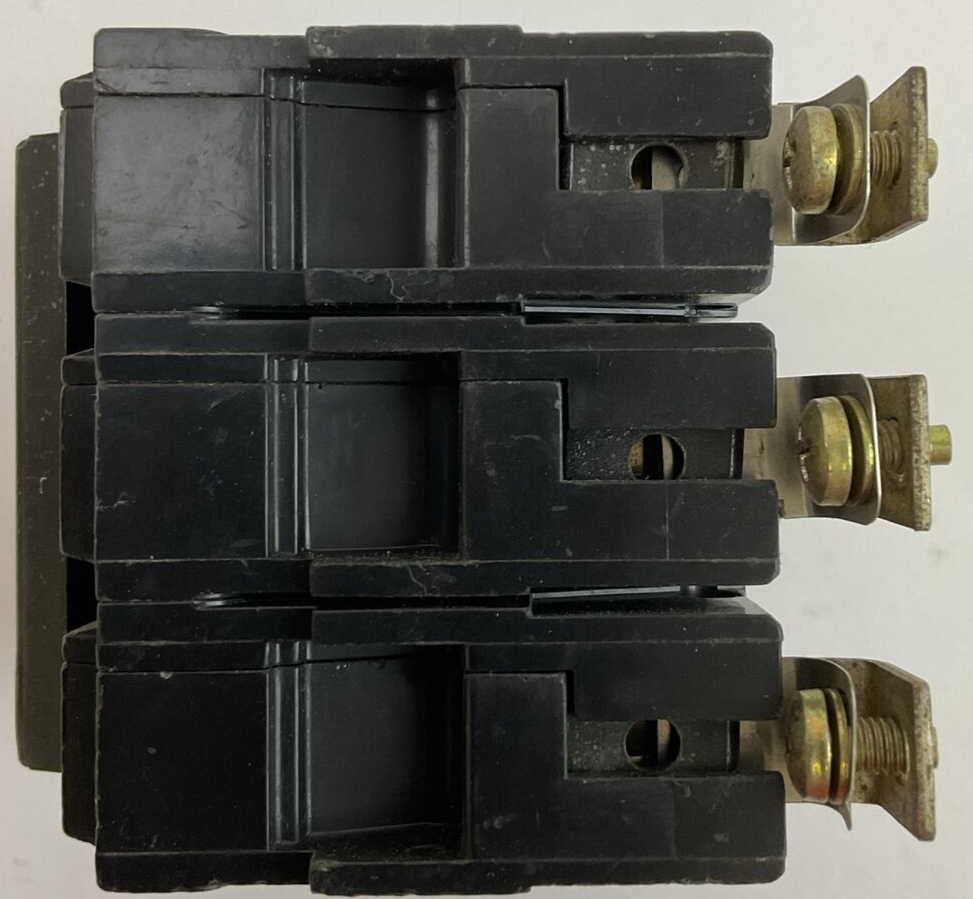 GE THHQB32040 CIRCUIT BREAKER 3POLE 40AMP 240VAC