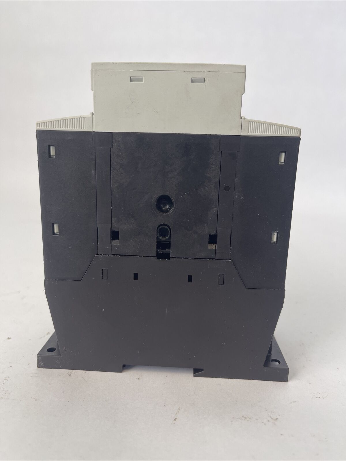 EATON DIL M50 XTCE050D CONTACTOR 600VAC 50HP 80AMP 250VDC 15HP 80AMP 3P COIL 24V