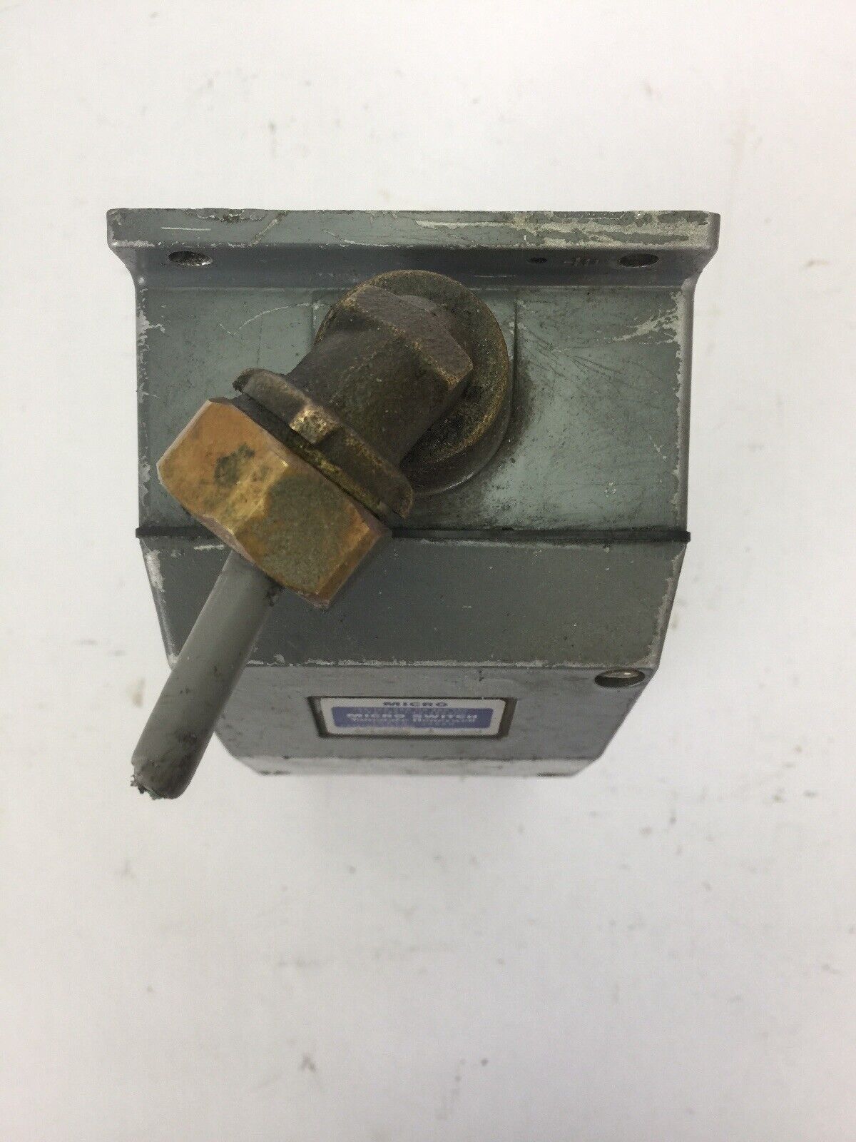 YAMATAKE HONEYWELL MICRO SWITCH 15A-125, 250 OR 480VAC 1/2A-125VDC 1/4A-250VDC