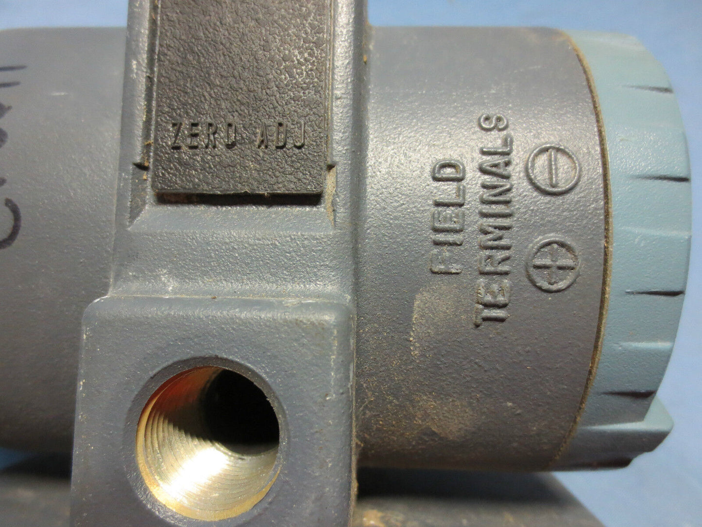 FOXBORO 870EC-LB137D ELECTRONIC CONDUCTIVITY TRANSMITTER - 0-1000 US/CM