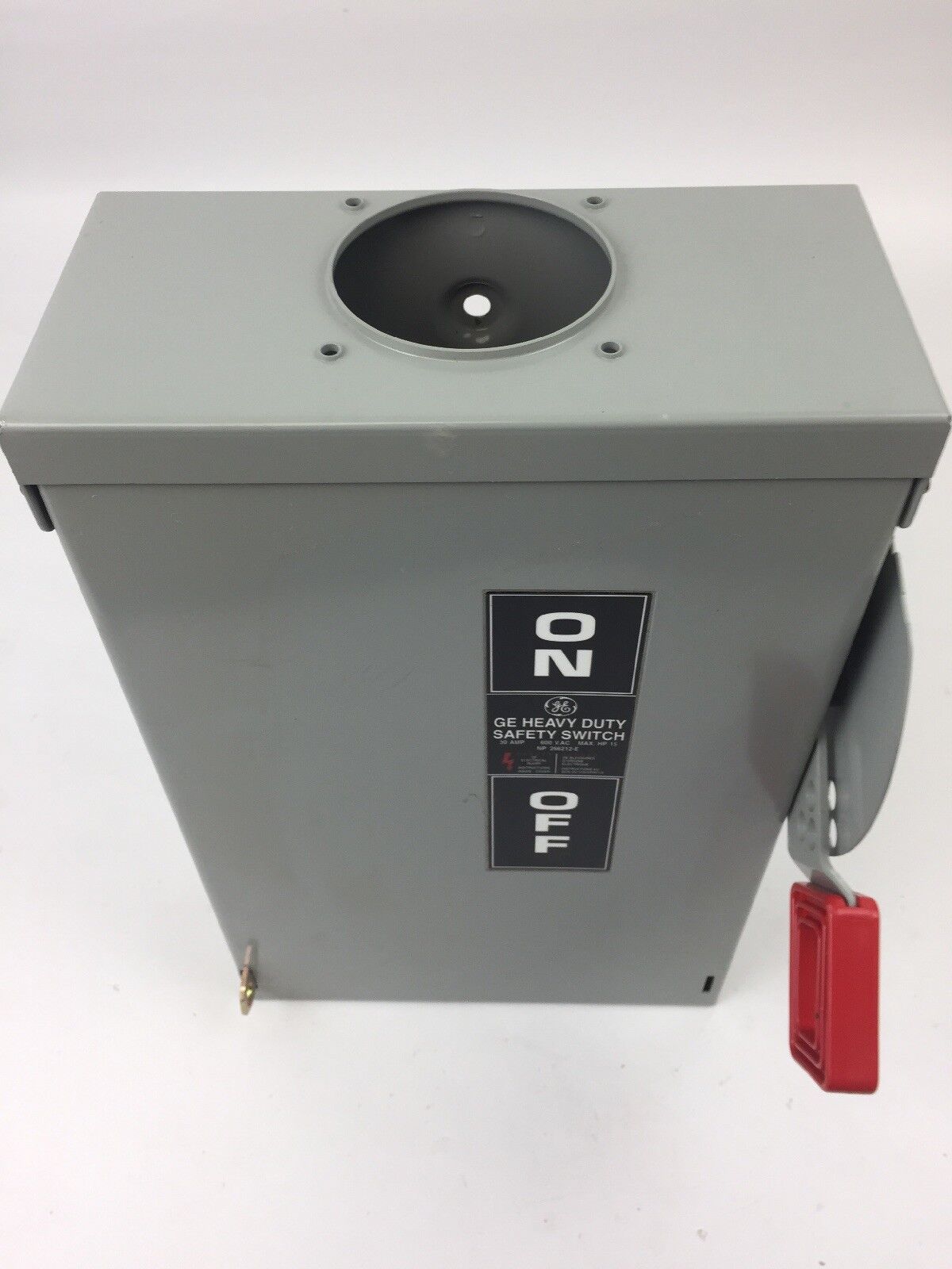 GE TH2261RDC HEAVY DUTY SAFETY SWITCH 2 POLE 2 WIRE 30 AMP VOLTS: 600VDC/250VDC