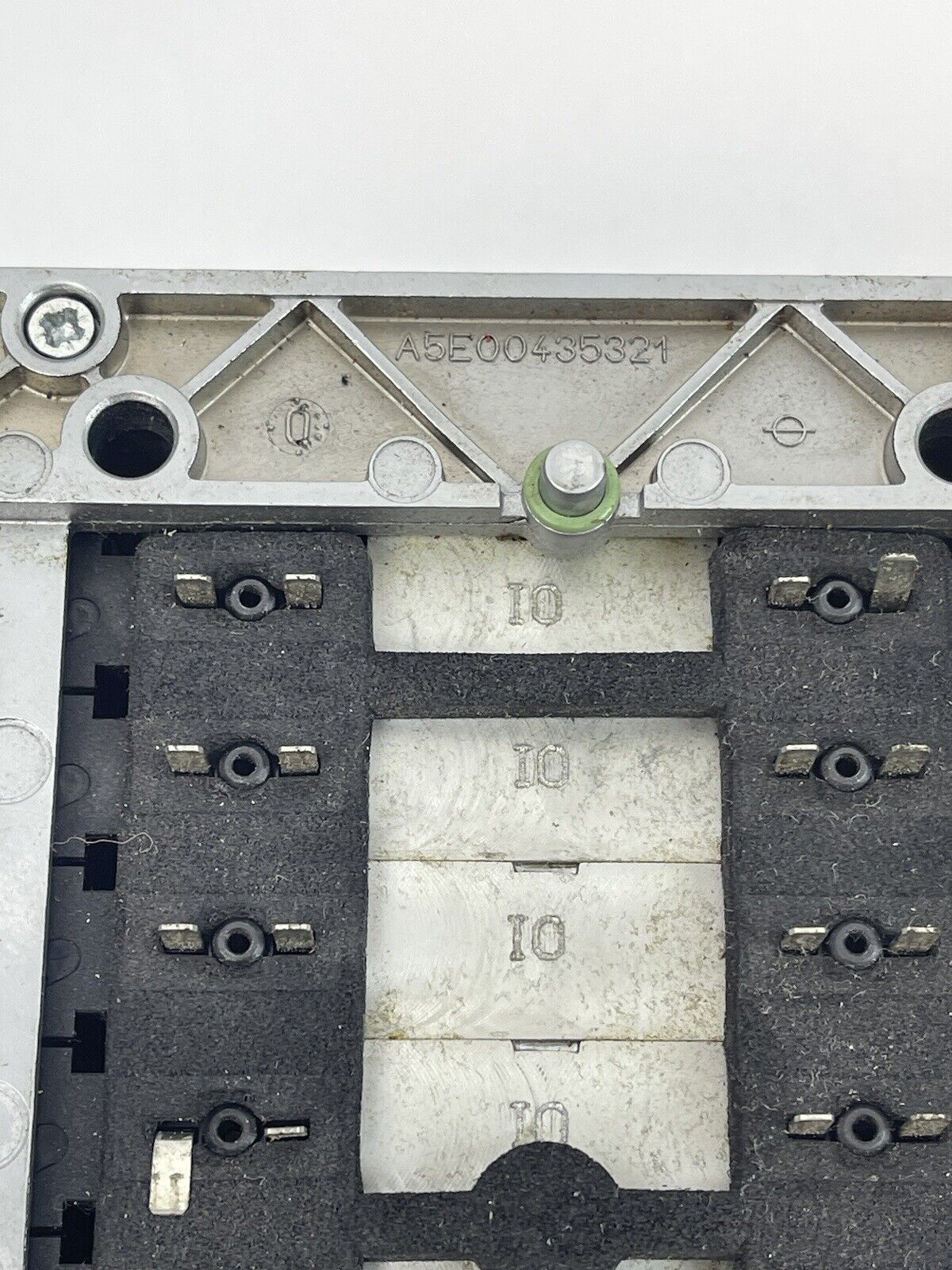 FESTO - CPV14-V1 - VALVE MANIFOLD-W/ PNEUM CONN & STACK PLATES, B102(6), AN02(2)