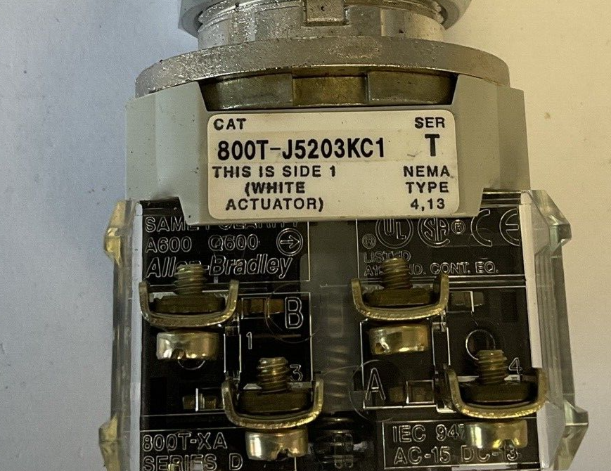 ALLEN BRADLEY 800T-J5203KC1B KEYED SELECTOR SWITCH 3POS. SRPING RETURN SER.T