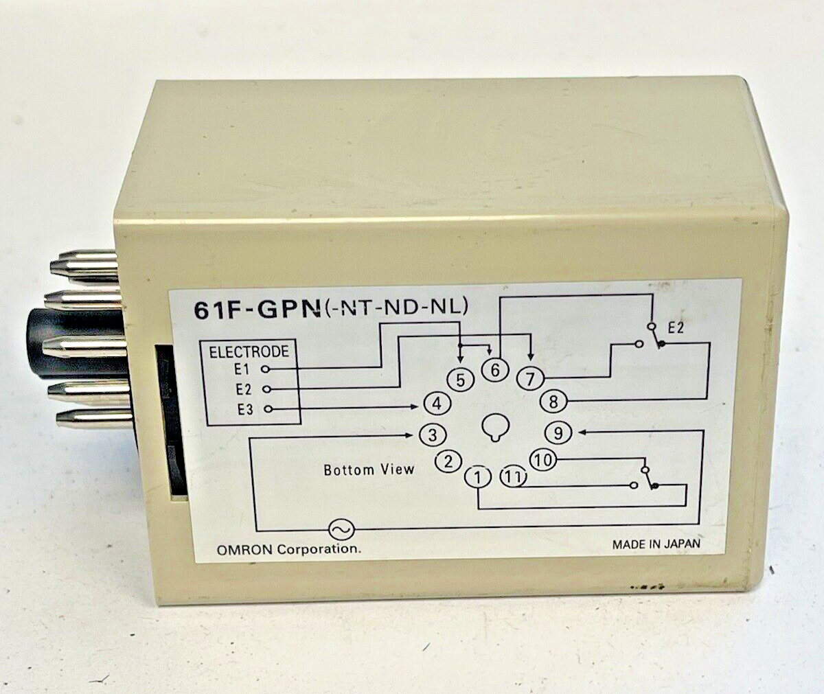 OMRON - 61F-GP-ND - FLOATLESS LEVEL SWITCH 100VAC & OMRON - PF113A - SOCKET BASE