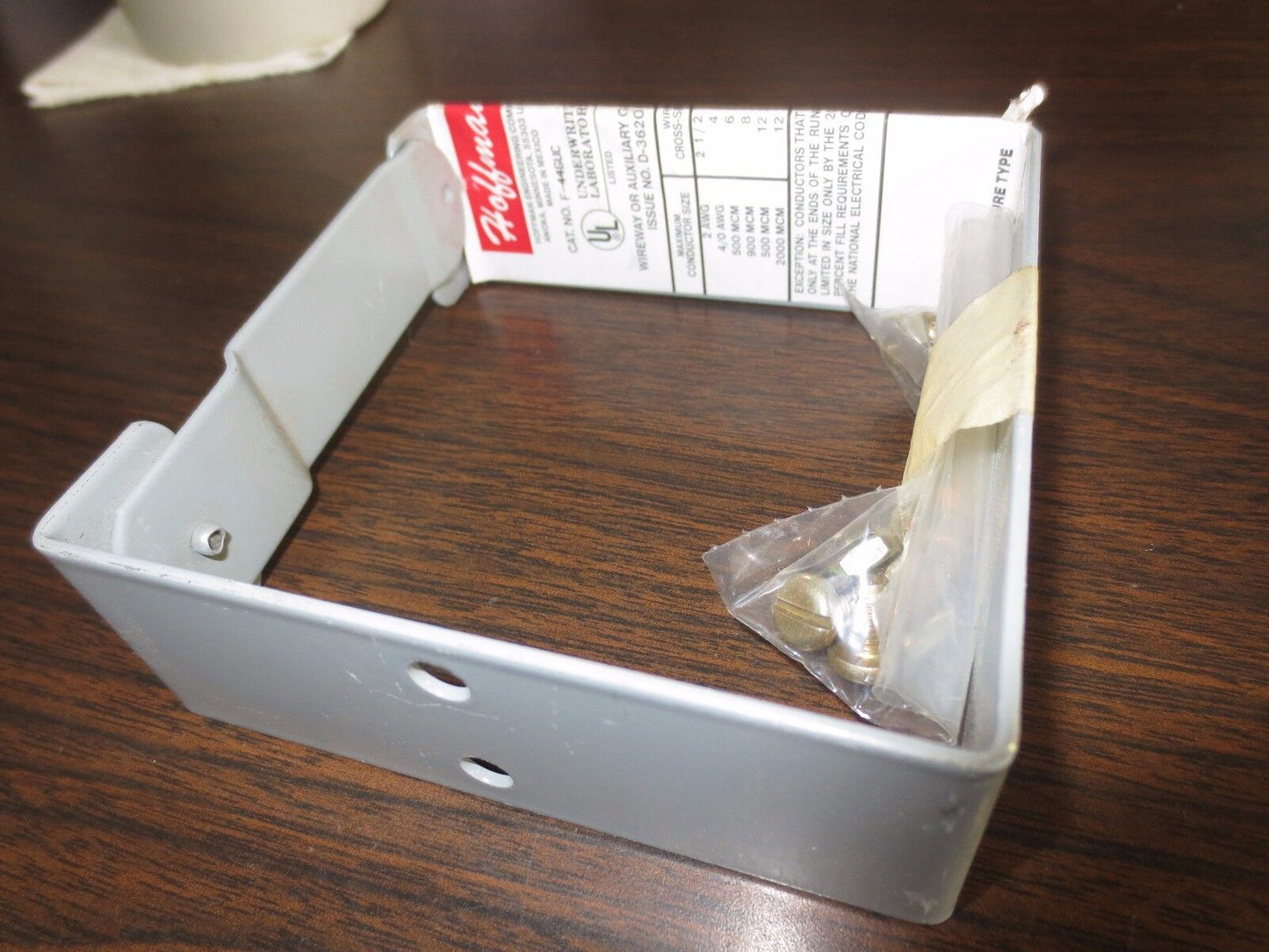 HOFFMAN F-44GUC - 4" SQUARE x 1-3/8" UNIVERSAL CONNECTOR - NEW SURPLUS