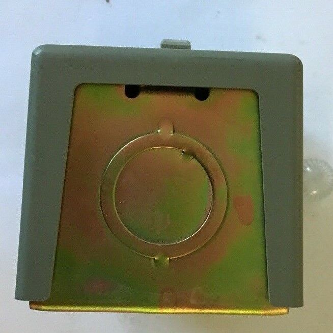 SQUARE D 2510 FG1PG SER. A FHP MANUAL STARTER NEMA TYPE ENCLOSURE