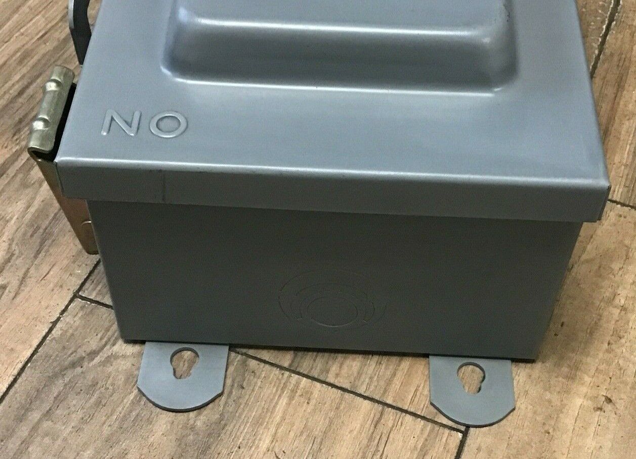 SQUARE D H322NA SAFETY SWITCH SER.D4 60A FUSIBLE 600VAC/VDC 240VAC 15HP