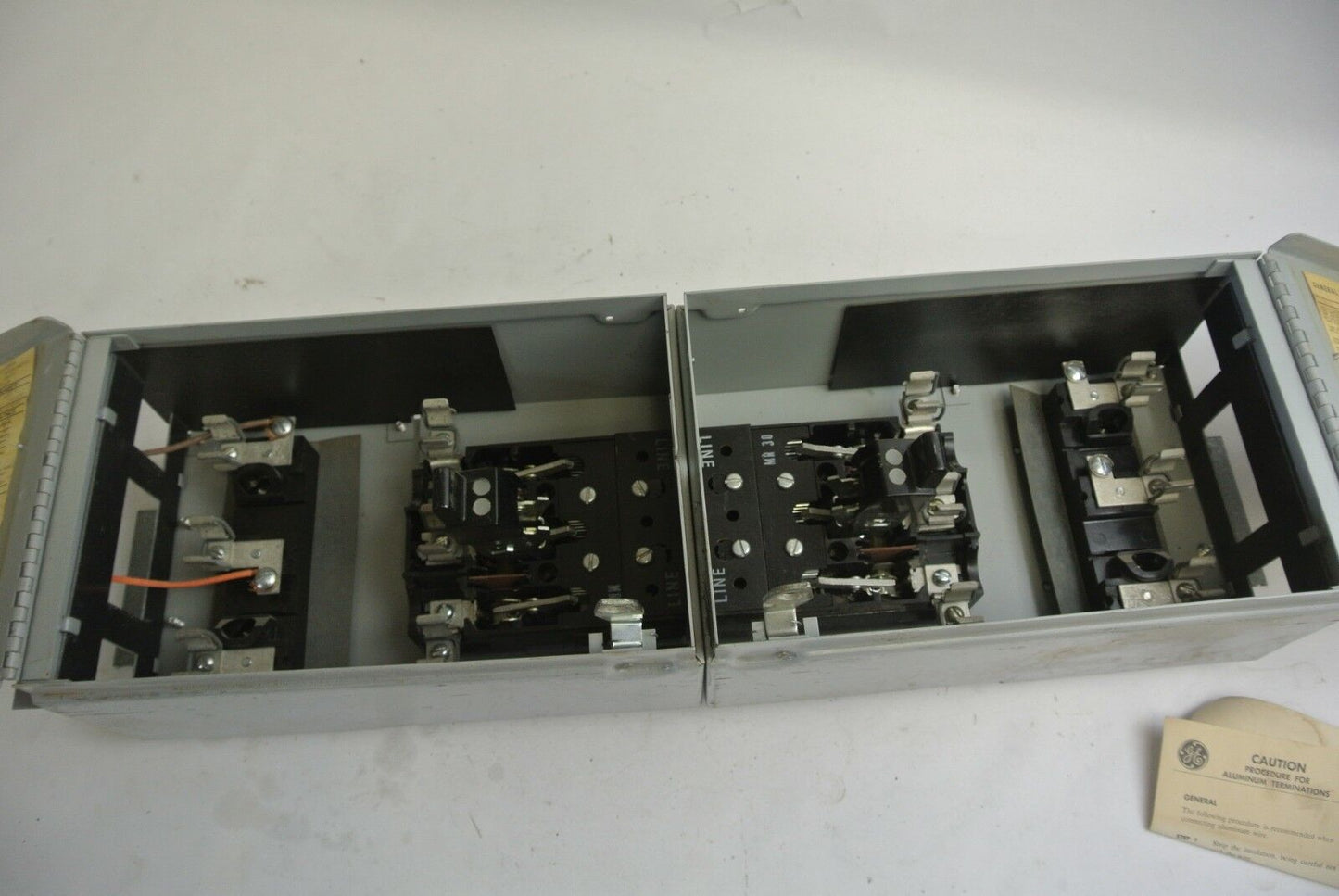 GE THFP361 TWIN FUSIBLE QMR-TYPE PANELBOARD SWITCH - 600V, 30A, 20HP MAX.