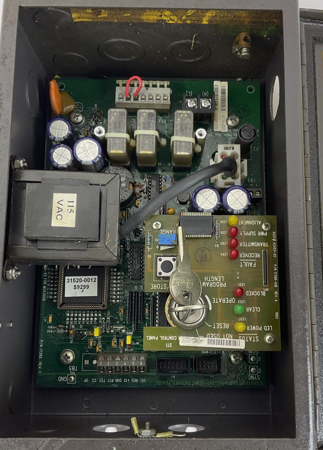 STI MS4300B-2 SAFETY SCREEN CONTROLLER 115VAC 50/60HZ