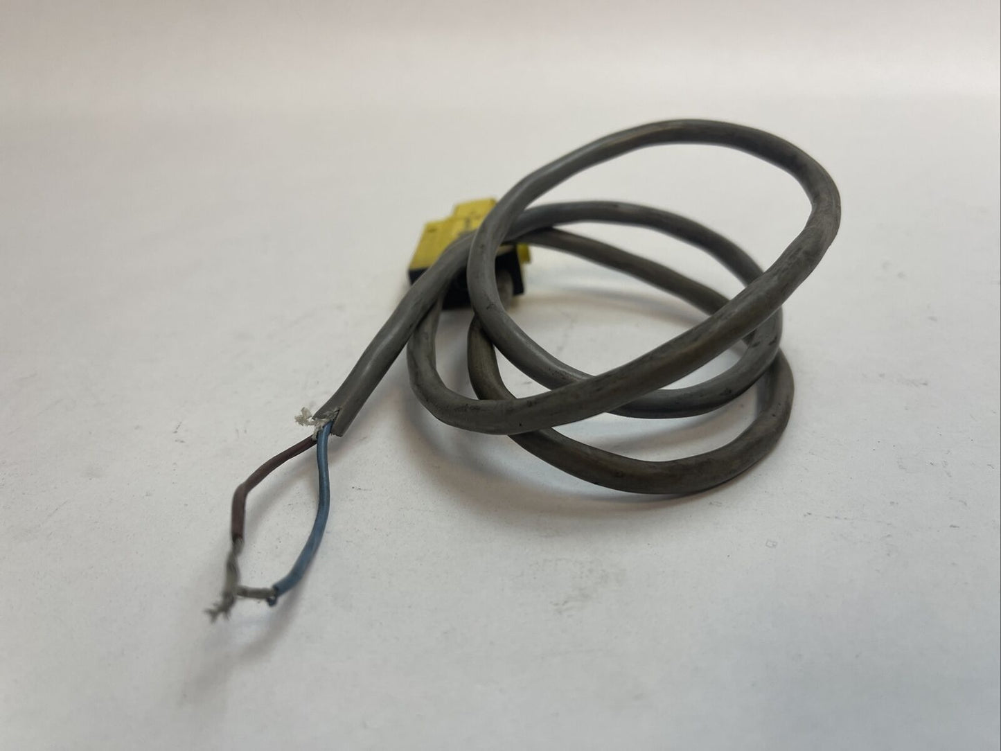 BANNER SM2A31RL MINI-BEAM SENSOR 24-240VAC 300ma