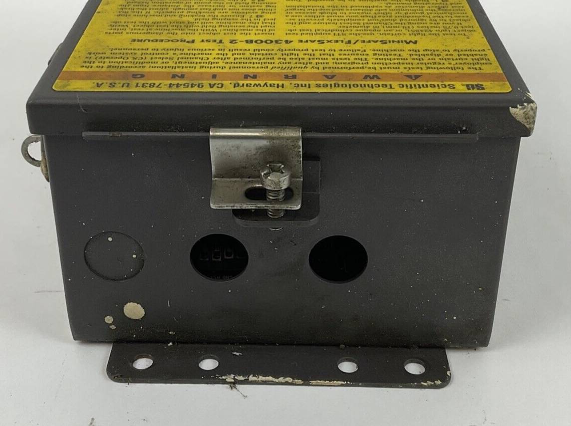 STI MS4300B-2 SAFETY SCREEN CONTROLLER 115VAC 50/60HZ