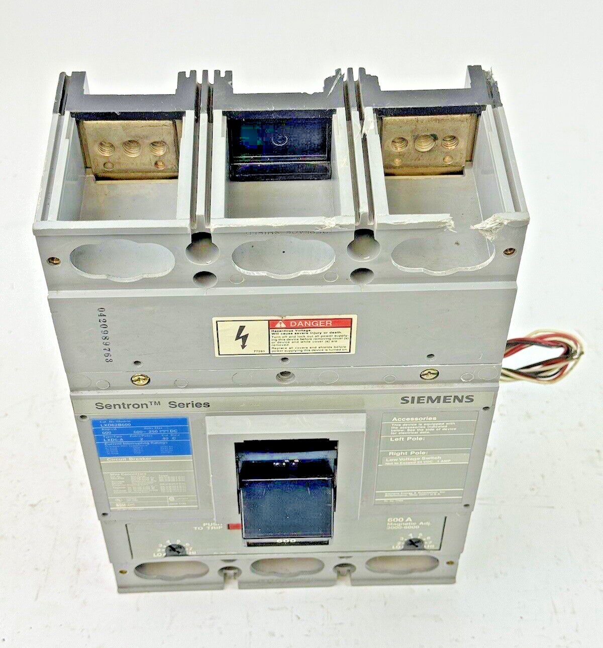 SIEMENS - LXD62B600A - BREAKER W/ A01JLDLV LOW VOLT AUX SWTCH 2 POLE/600A/600VAC