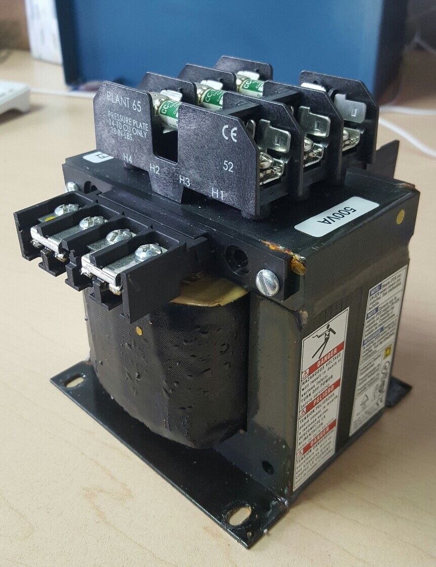 SQUARE D TRANSFORMER 9070TF300D1 W/QUICK CONNECT TERMINAL 600V 300VA 30A LR21455