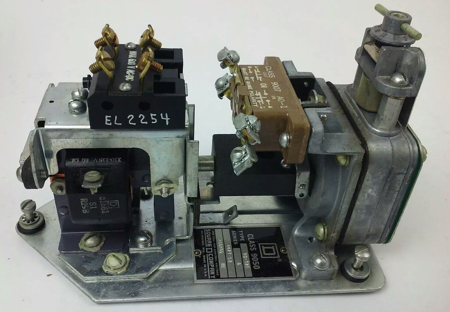 SQ. D CLASS 9050 TYPE RO-12E SER.A, AC PNEUMATIC TIMING RELAY, 110V,60HZ,15A,NEW