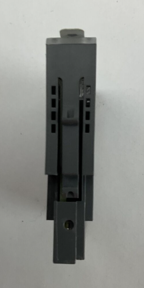 ALLEN BRADLEY 1734-OB8 OUTPUT MODULE SER C REV A01 F/W REV 3.022 OUTPUT 24VDC