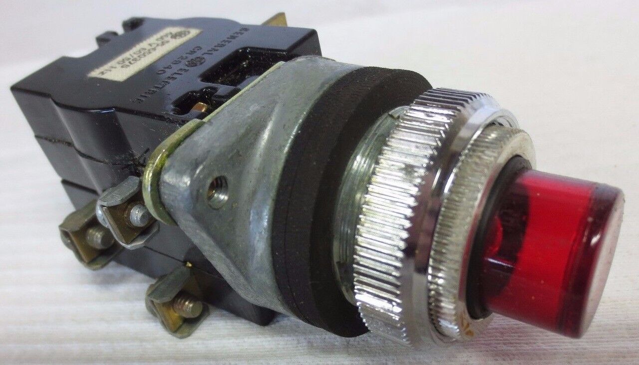 GENERAL ELECTRIC CR2940UW221B4 ILLUMINATED PUSHBUTTON, RED - NEW SURPLUS