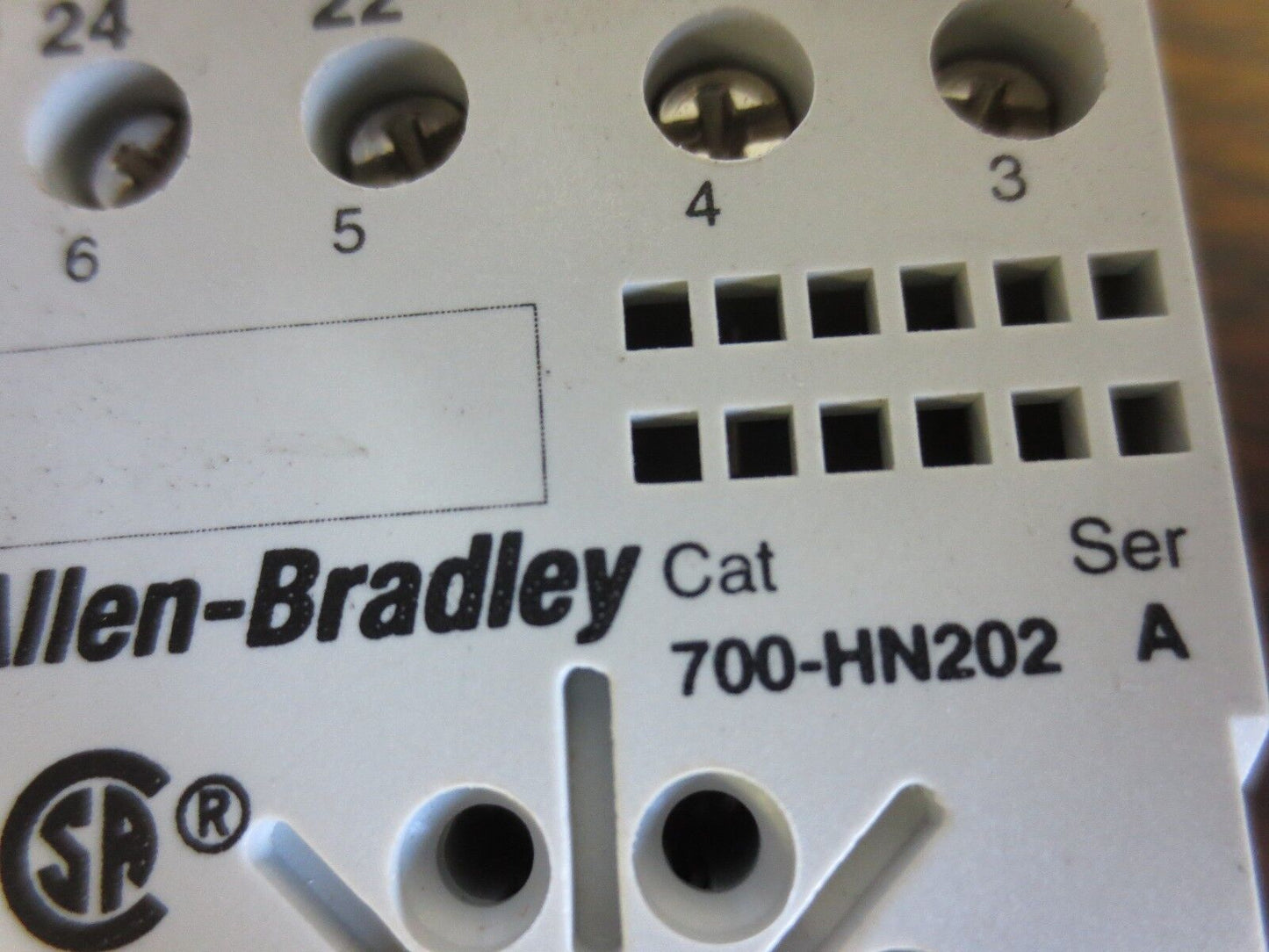 ALLEN-BRADLEY 700-HA32Z24 RELAY + 700-HN202 SOCKET / BASE