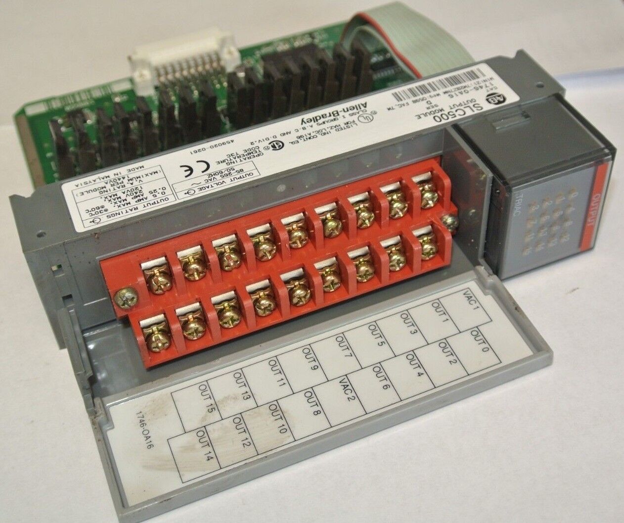 ALLEN-BRADLEY 1746-OA16 Series D SLC500 OUTPUT MODULE