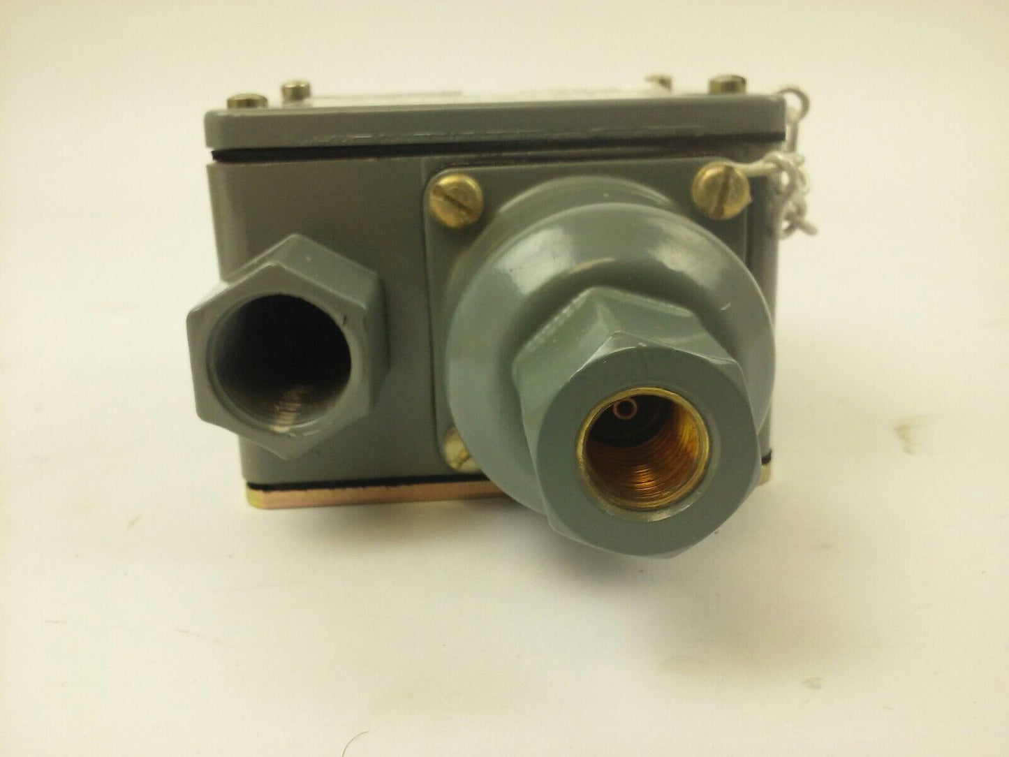 ALLEN BRADLEY 836T-T250J, SERIES A, INDUSTRIAL PRESSURE SWITCH, NEW